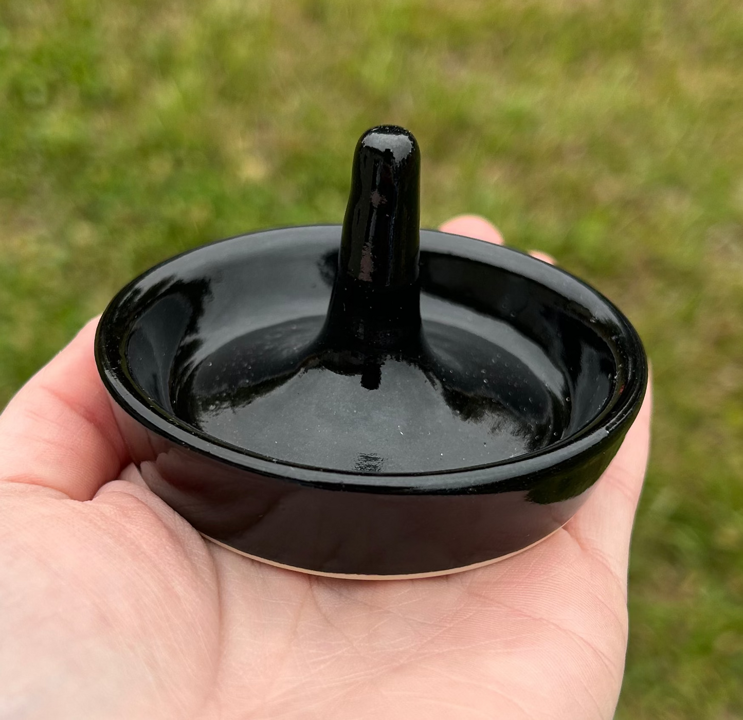 Black Ring Dish