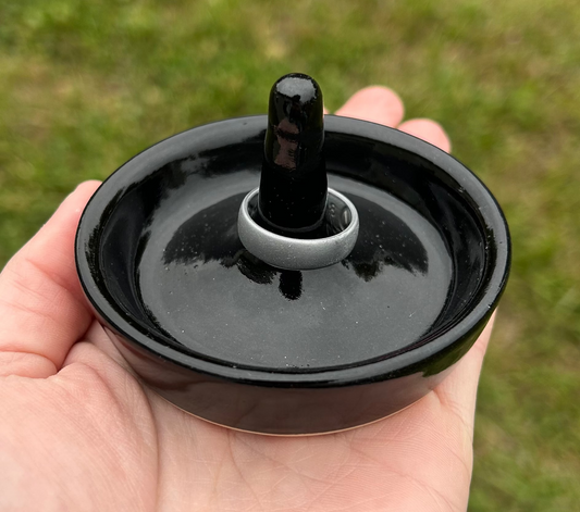 Black Ring Dish